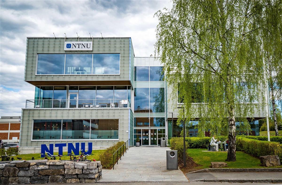 Hovedbygget på NTNU i Gjøvik  - Klikk for stort bilde
